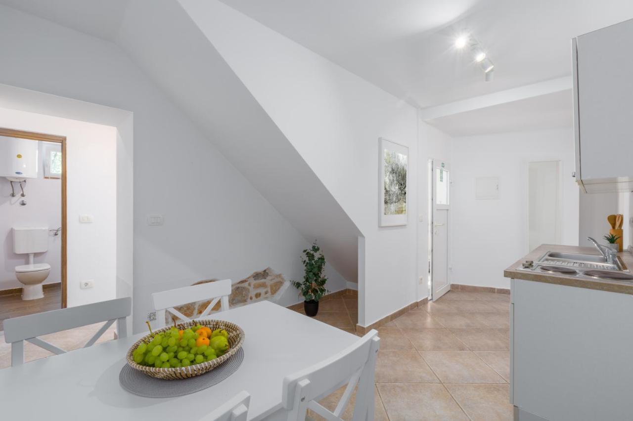 Apartments Agata Novigrad Istria Exterior foto