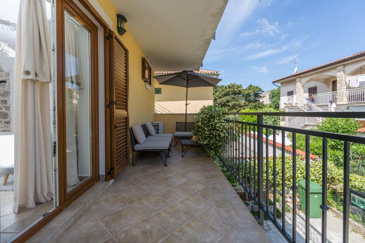 Apartments Agata Novigrad Istria Exterior foto